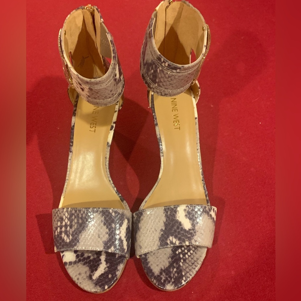 Nine West snake animal print cream gray sandal wedge heel sz 7.5 - Picture 3 of 11